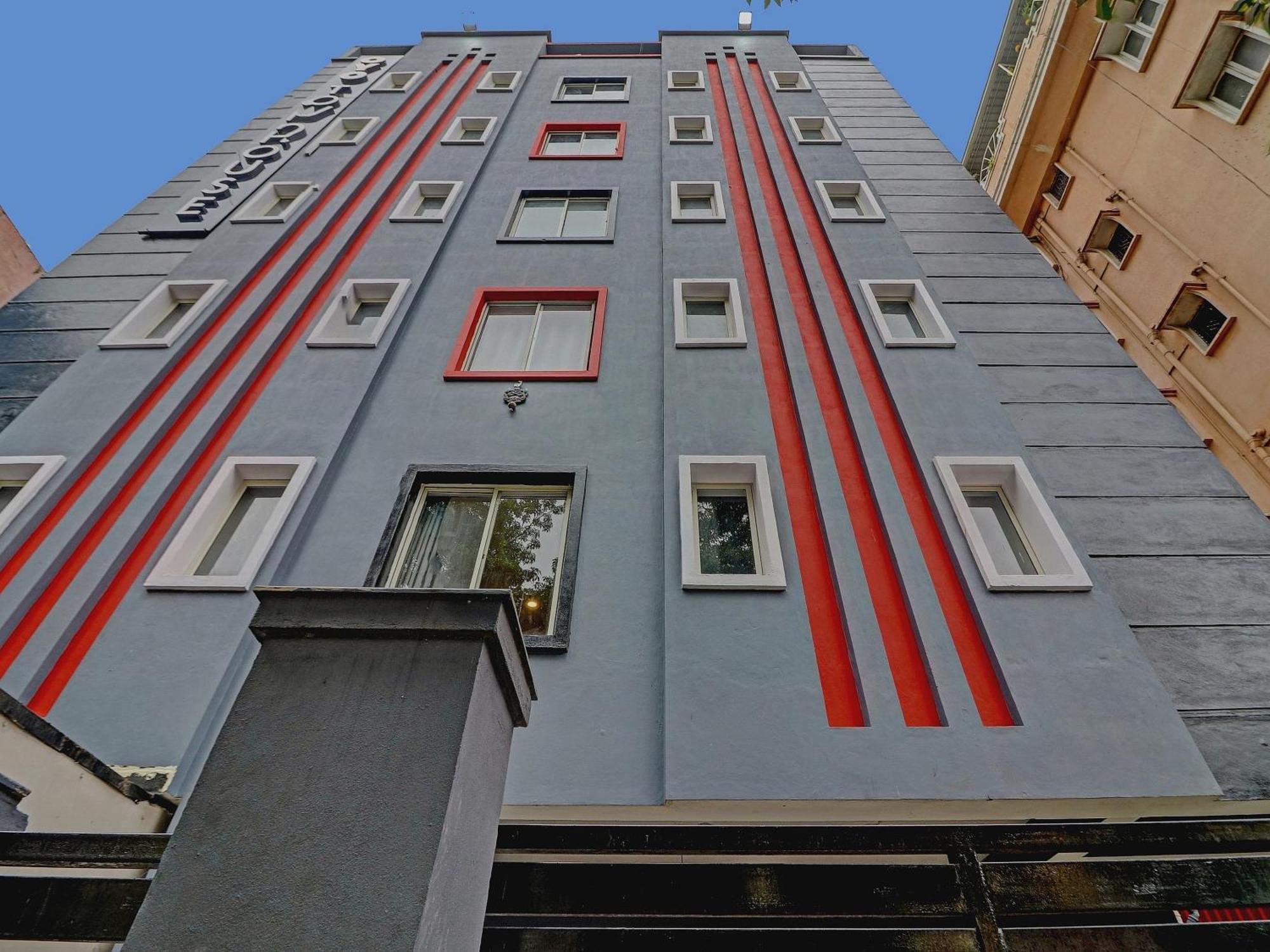 Oyo Townhouse 1118 S R Nagar Near Hyderabad Central Exterior photo