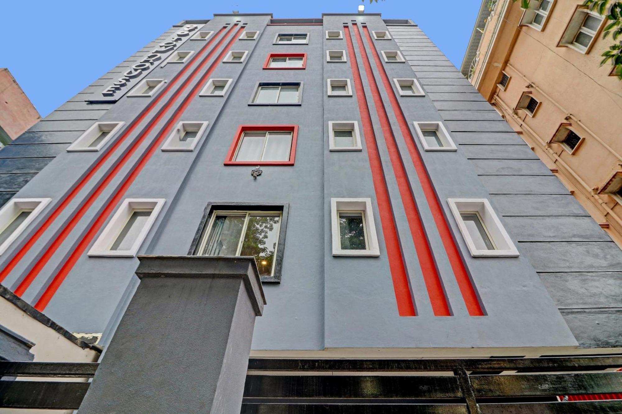 Oyo Townhouse 1118 S R Nagar Near Hyderabad Central Exterior photo